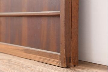 アンティーク建具　大正昭和初期　赤みがかった古い木の風合いが趣のある舞良戸2枚セット(板戸、引き戸)(R-044340)