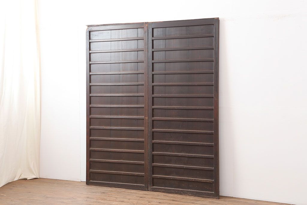 アンティーク建具　明治大正期　古民家スタイルにおすすめの舞良戸2枚セット(板戸、引き戸)(R-044341)