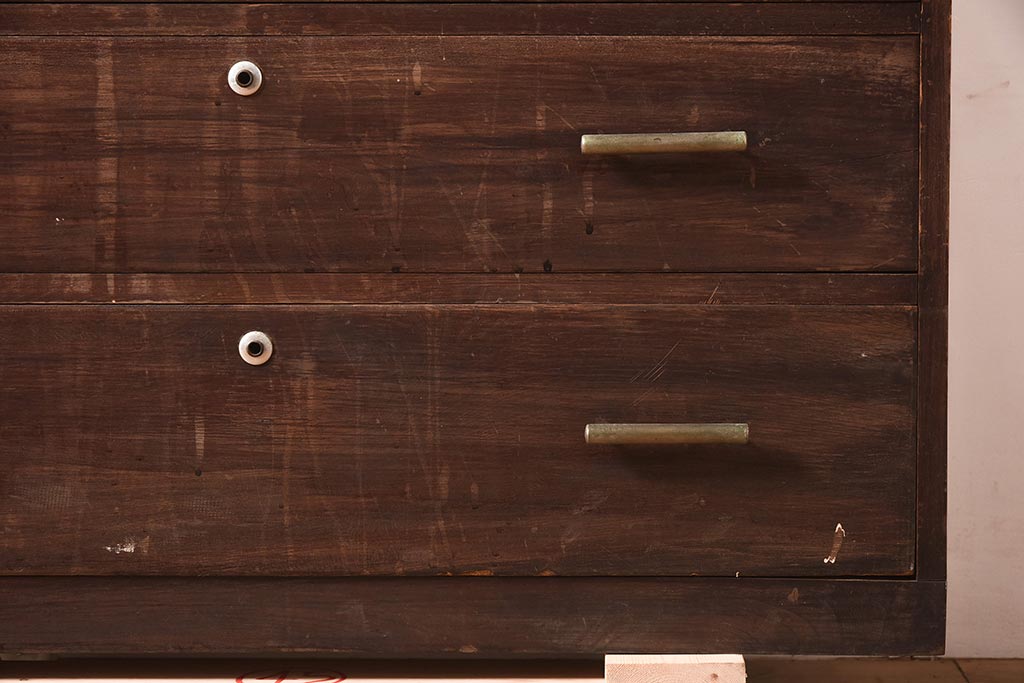 アンティーク家具　昭和初期　前面ケヤキ材　すっきりとした佇まいの和タンス(衣装箪笥、引き出し、チェスト)(R-044348)