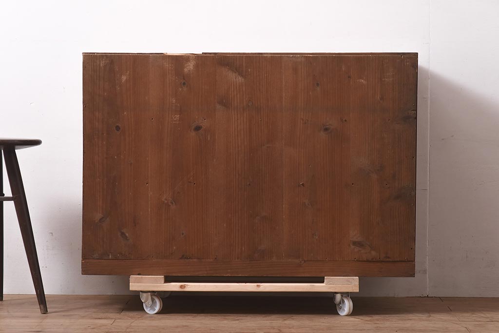 アンティーク家具　昭和初期　前面ケヤキ材　すっきりとした佇まいの和タンス(衣装箪笥、引き出し、チェスト)(R-044348)