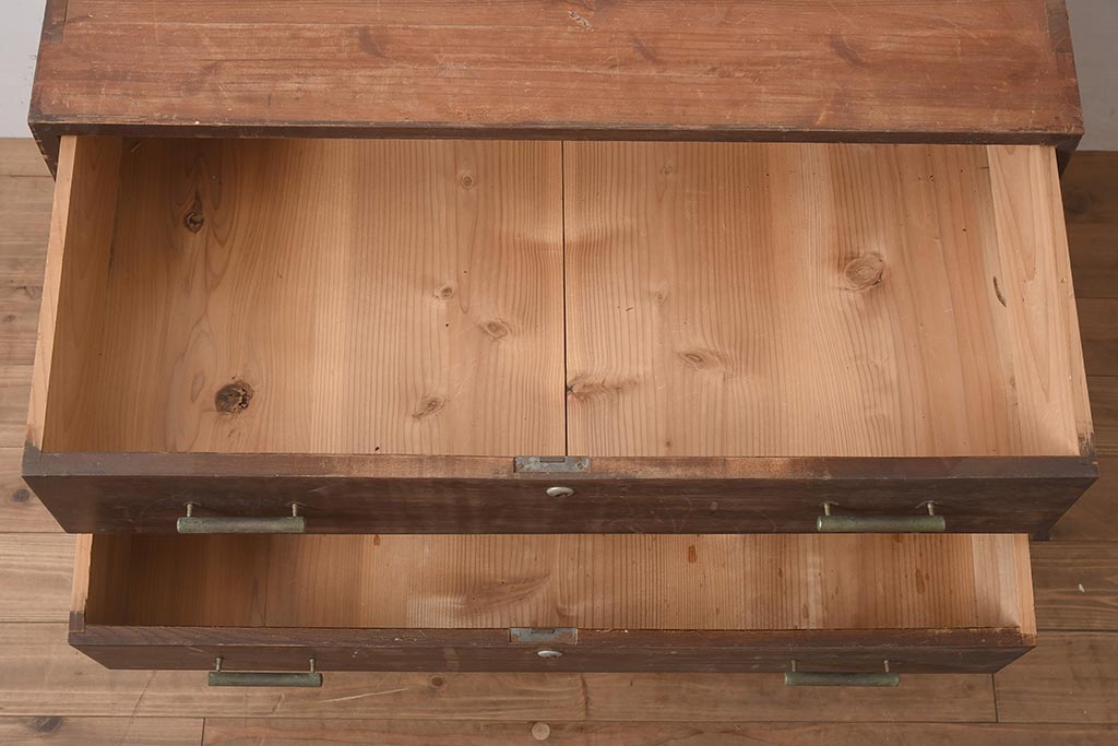 アンティーク家具　昭和初期　前面ケヤキ材　すっきりとした佇まいの和タンス(衣装箪笥、引き出し、チェスト)(R-044348)