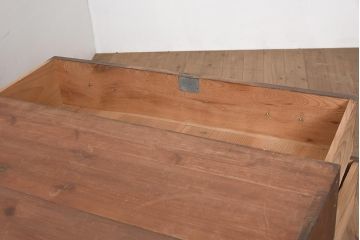 アンティーク家具　昭和初期　前面ケヤキ材　すっきりとした佇まいの和タンス(衣装箪笥、引き出し、チェスト)(R-044348)