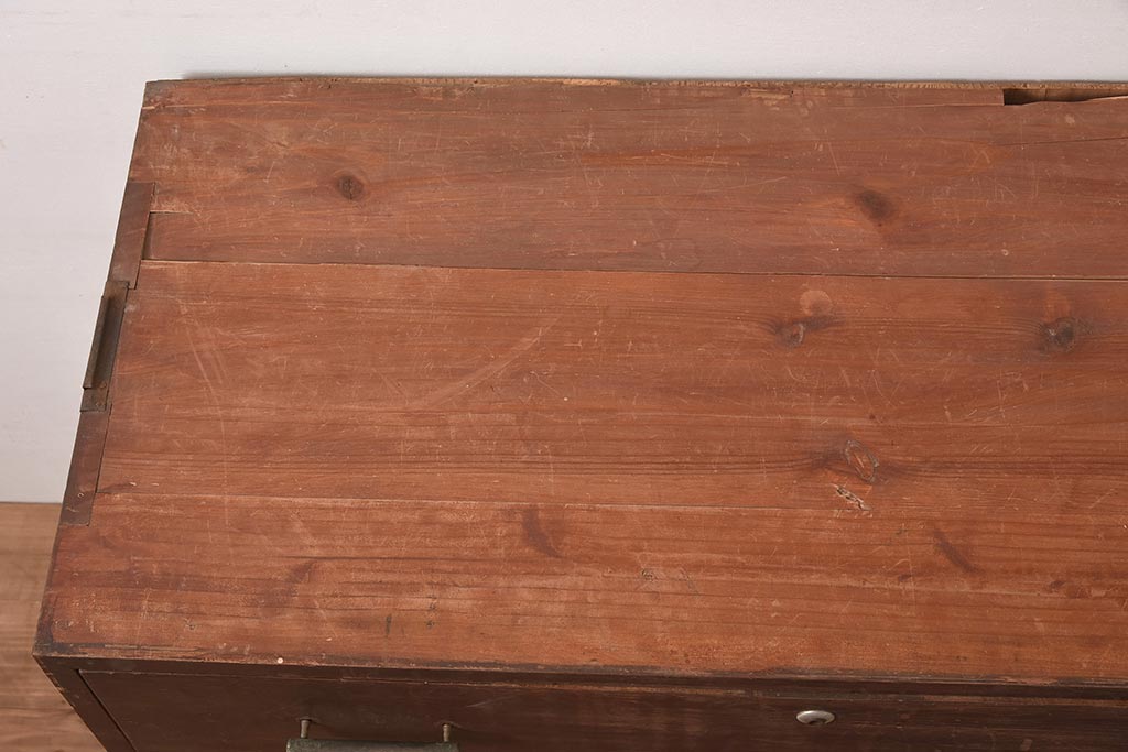 アンティーク家具　昭和初期　前面ケヤキ材　すっきりとした佇まいの和タンス(衣装箪笥、引き出し、チェスト)(R-044348)