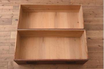 アンティーク家具　ヒノキ材　観音開き扉　金具が立派な衣装箪笥(時代箪笥、ローボード)(R-044350)