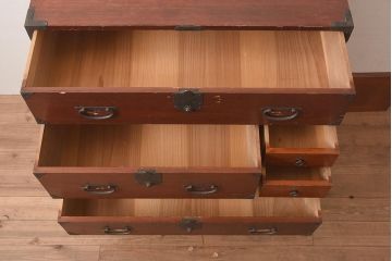 アンティーク家具　明治期　ヒノキ材　赤みがかった色合いが趣のある重ね箪笥(和箪笥、衣装箪笥、引き出し、チェスト)(R-044352)