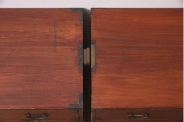 アンティーク家具　明治期　ヒノキ材　赤みがかった色合いが趣のある重ね箪笥(和箪笥、衣装箪笥、引き出し、チェスト)(R-044352)