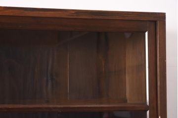 アンティーク家具　昭和初期　一本物　ゆらゆらガラスがレトロな雰囲気の重ねガラス戸棚(キャビネット、収納棚、飾り棚)(R-044356)