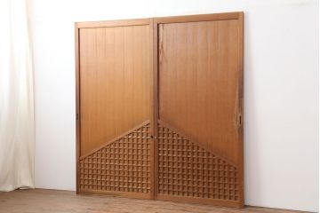 アンティーク建具　昭和中期　和モダンな空間演出におすすめな板戸2枚セット(引き戸、建具)(R-044363)