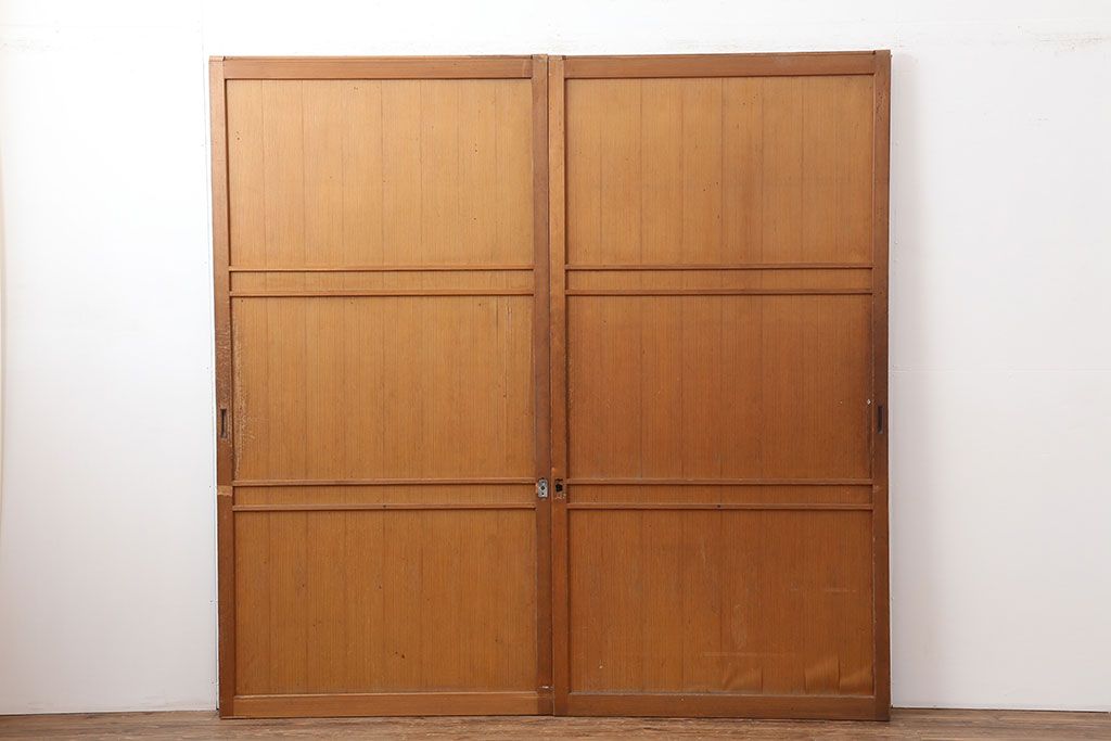 アンティーク建具　昭和中期　和モダンな空間演出におすすめな板戸2枚セット(引き戸、建具)(R-044363)