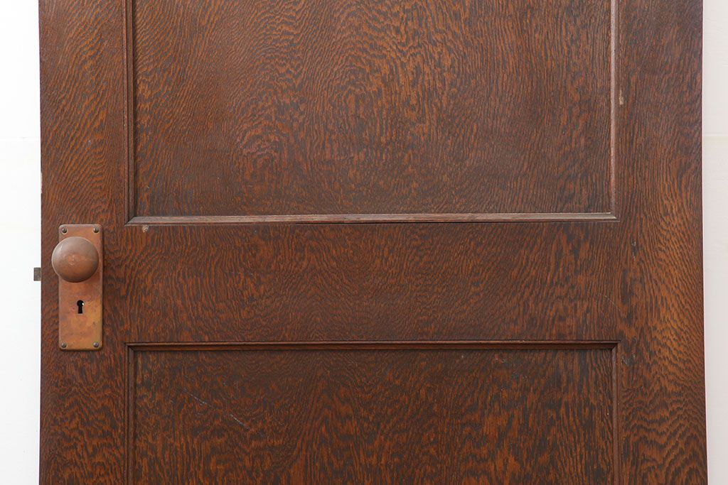 アンティーク建具　昭和初期　突き板仕上げ　独特な木目が目を引く木製ドア(木製扉)(R-044368)