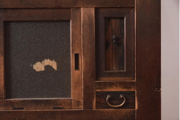 アンティーク家具　明治大正期　黒柿　ダイヤガラス入り　和レトロな空間におすすめの三尺水屋箪笥(収納棚、戸棚、キャビネット)(R-044369)