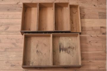 アンティーク家具　明治大正期　黒柿　ダイヤガラス入り　和レトロな空間におすすめの三尺水屋箪笥(収納棚、戸棚、キャビネット)(R-044369)