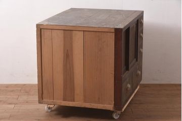 アンティーク家具　大正期　前面ケヤキ材　奥行たっぷりのレトロな収納棚(戸棚、作業台、カウンター)(R-044370)