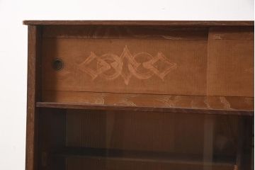 ビンテージ家具　和製ビンテージ　前面桑材貼り　和の風情漂う飾り棚(茶箪笥、茶棚、収納棚)(R-044375)