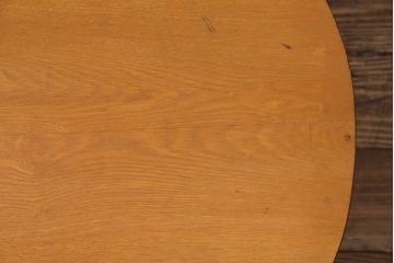 ビンテージ家具　昭和中期　タモ材　珍しいデザインのレトロな丸ちゃぶ台(座卓、折り畳みテーブル)(R-044376)