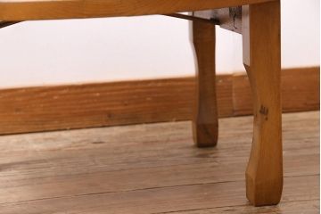 ビンテージ家具　昭和中期　タモ材　珍しいデザインのレトロな丸ちゃぶ台(座卓、折り畳みテーブル)(R-044376)