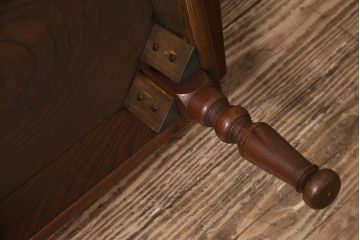 アンティーク家具　大正期　上手物!　総ケヤキ材　天板一枚板　挽き物脚が優美な印象の座卓(ちゃぶ台、ローテーブル、センターテーブル)(R-044379)