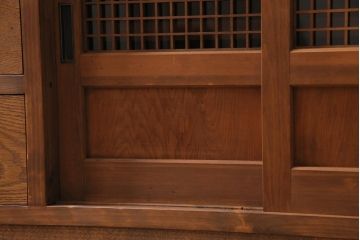 ラフジュ工房オリジナル　昭和中期　古建具リメイク　細かく繊細な格子戸が風情あるローボード(テレビボード、テレビ台、リビングボード)(R-044381)