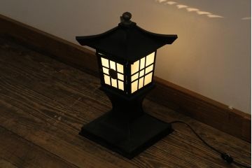 アンティーク照明　昭和期　リメイク　和の雰囲気づくりにおすすめの置き灯籠(灯篭、仏具)(R-044396)