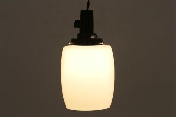 レトロ照明　昭和中期　シンプルで馴染みやすい筒型の吊り下げ照明(シェード、天井照明、ペンダントライト)(R-044398)