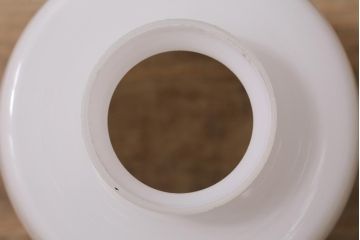 レトロ照明　昭和中期　シンプルで馴染みやすい筒型の吊り下げ照明(シェード、天井照明、ペンダントライト)(R-044398)