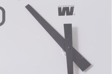 ジャンク品　スウェーデン　Westerstrand　シンプルな壁掛け時計(ディスプレイ雑貨)(R-044399)