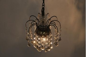 アンティーク照明　フランスアンティーク　シャビーな質感の小振りなシャンデリア(天井照明、吊り下げ照明)(R-044405)