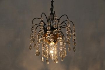 アンティーク照明　フランスアンティーク　シャビーな質感の小振りなシャンデリア(天井照明、吊り下げ照明)(R-044405)