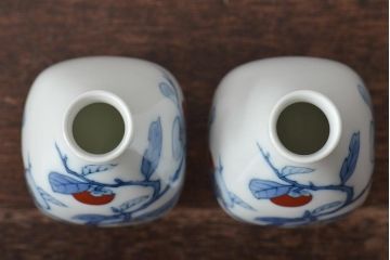 十三代　酒井田柿右衛門　染錦柿画　酒器(共箱、お猪口、徳利)(R-044414)