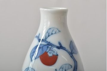 十三代　酒井田柿右衛門　染錦柿画　酒器(共箱、お猪口、徳利)(R-044414)