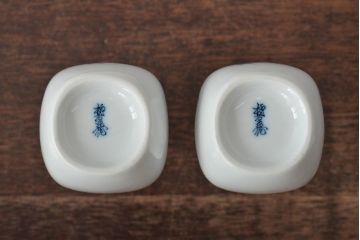 十三代　酒井田柿右衛門　染錦柿画　酒器(共箱、お猪口、徳利)(R-044414)