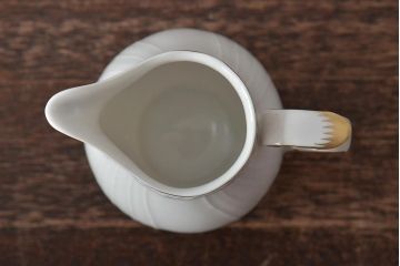 中古　ハンガリー　HOLLOHAZA(ホロハーザ)　Pannonia(パノニア)　シュガーポット　クリーマー　2点セット(ミルクジャー、洋食器)(R-044420)