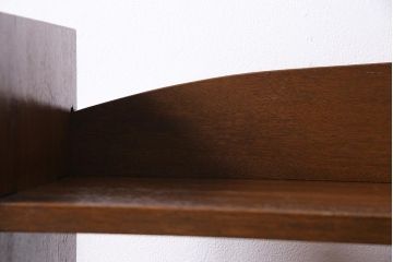 レトロ家具　昭和中期　古いラワン材の質感が味わい深い楔式の本棚(飾り棚、陳列棚)(R-044513)
