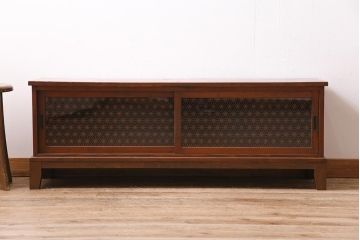 アンティーク家具　昭和初期　脚付きリメイク　当店オリジナルの組子入り　和レトロな雰囲気が魅力のテレビ台(ローボード、収納棚)(R-044515)