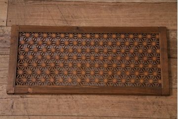 アンティーク家具　昭和初期　脚付きリメイク　当店オリジナルの組子入り　和レトロな雰囲気が魅力のテレビ台(ローボード、収納棚)(R-044515)