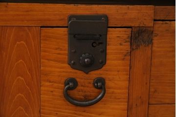 アンティーク家具　明治期　前面ケヤキ材　内部の造りが珍しい!凛とした佇まいの帳場箪笥(時代箪笥、収納棚)(R-044520)