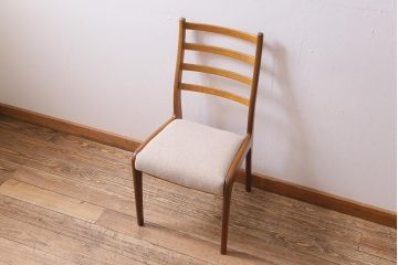 ヴィンテージ家具　北欧ビンテージ　G-PLAN(ジープラン)　チーク材　スタイリッシュなフォルムが魅力的なダイニングチェア(椅子、ラダーバックチェア)(R-044521)