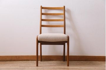 ヴィンテージ家具　北欧ビンテージ　G-PLAN(ジープラン)　チーク材　スタイリッシュなフォルムが魅力的なダイニングチェア(椅子、ラダーバックチェア)(R-044524)