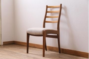 ヴィンテージ家具　北欧ビンテージ　G-PLAN(ジープラン)　チーク材　スタイリッシュなフォルムが魅力的なダイニングチェア(椅子、ラダーバックチェア)(R-044524)
