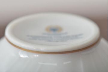 中古　ハンガリー　HOLLOHAZA(ホロハーザ)　Pannonia(パノニア)　シュガーポット　クリーマー　2点セット(ミルクジャー、洋食器)(R-044525)