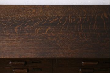 アンティーク家具　昭和初期　ナラ材・トラフ杢(虎斑)　大正ロマン薫る上手物の脚付きチェスト(引き出し)(R-044544)