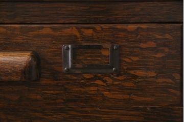 アンティーク家具　昭和初期　ナラ材・トラフ杢(虎斑)　大正ロマン薫る上手物の脚付きチェスト(引き出し)(R-044544)