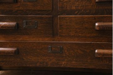 アンティーク家具　昭和初期　ナラ材・トラフ杢(虎斑)　大正ロマン薫る上手物の脚付きチェスト(引き出し)(R-044544)