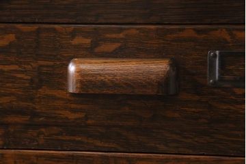 アンティーク家具　昭和初期　ナラ材・トラフ杢(虎斑)　大正ロマン薫る上手物の脚付きチェスト(引き出し)(R-044544)