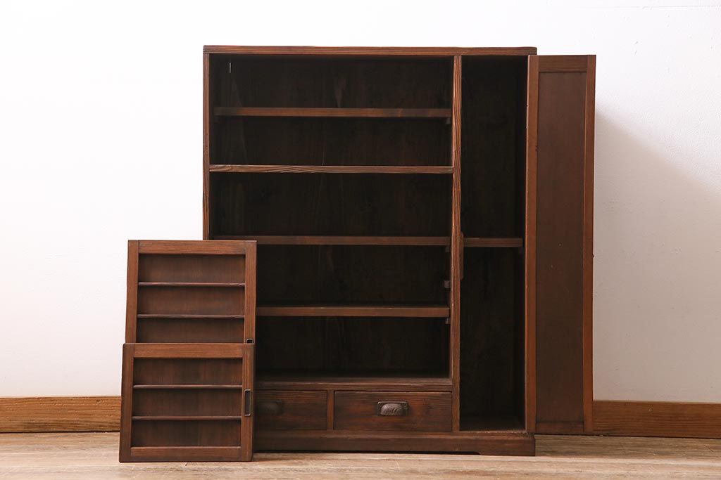 アンティーク家具　和製アンティーク　昭和初期　ヒノキ材　引き出し付き　レトロな雰囲気溢れる下駄箱(収納棚、戸棚)(R-044553)