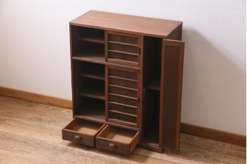 アンティーク家具　和製アンティーク　昭和初期　ヒノキ材　引き出し付き　レトロな雰囲気溢れる下駄箱(収納棚、戸棚)(R-044553)