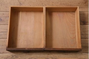 アンティーク家具　和製アンティーク　昭和初期　ヒノキ材　引き出し付き　レトロな雰囲気溢れる下駄箱(収納棚、戸棚)(R-044553)