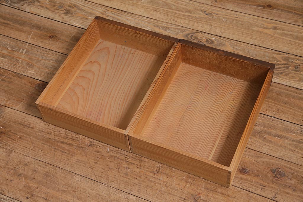 アンティーク家具　和製アンティーク　昭和初期　ヒノキ材　引き出し付き　レトロな雰囲気溢れる下駄箱(収納棚、戸棚)(R-044553)