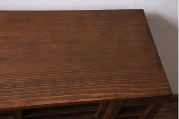 アンティーク家具　和製アンティーク　昭和初期　ヒノキ材　引き出し付き　レトロな雰囲気溢れる下駄箱(収納棚、戸棚)(R-044553)