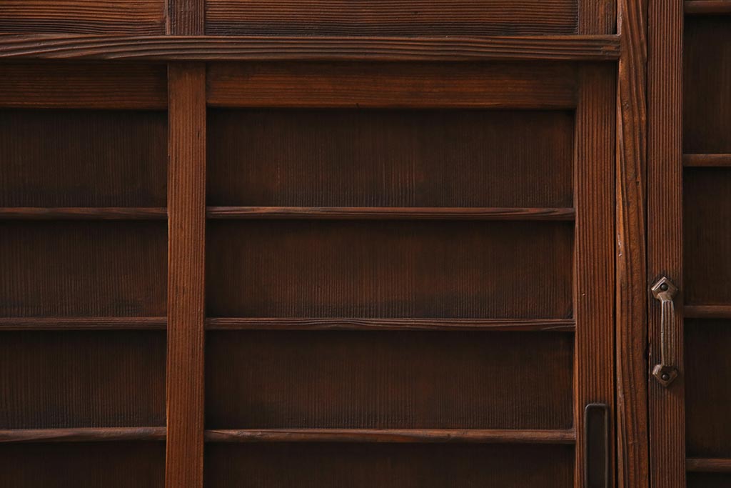 アンティーク家具　和製アンティーク　昭和初期　ヒノキ材　引き出し付き　レトロな雰囲気溢れる下駄箱(収納棚、戸棚)(R-044553)